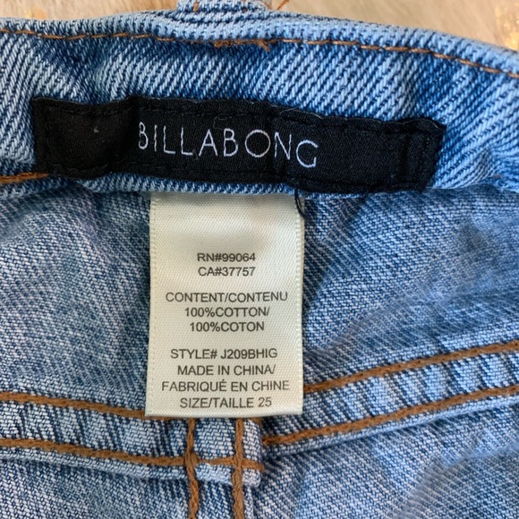 Billabong denim short shorts size 25 ♥️ - Picture 3 of 5
